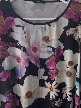 Roman Floral Scoop-Neck Blouse in Black, White & Purple